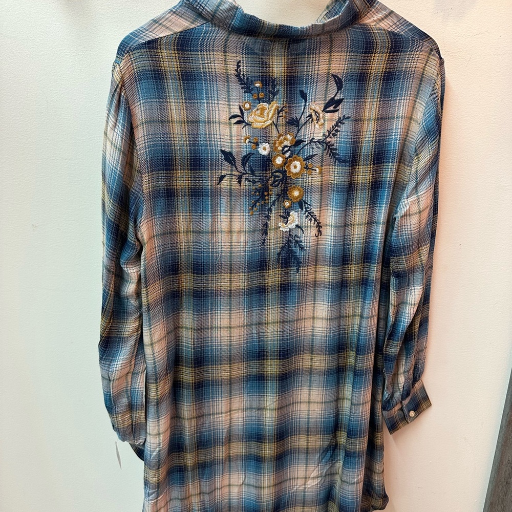 NWT! Plaid Button Shirt with Floral Embroidery - Picture 5 of 5